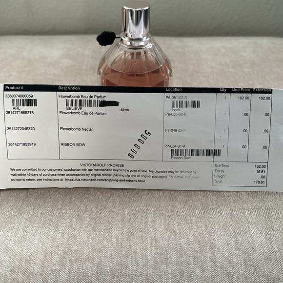 Viktor & Rolf Flowerbomb Eau de Parfum 3.4 oz - Picture 4 of 6